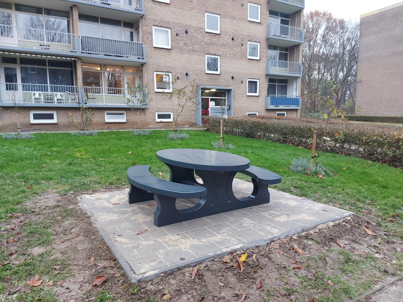 Op Mezelf bv out  Hoensbroek