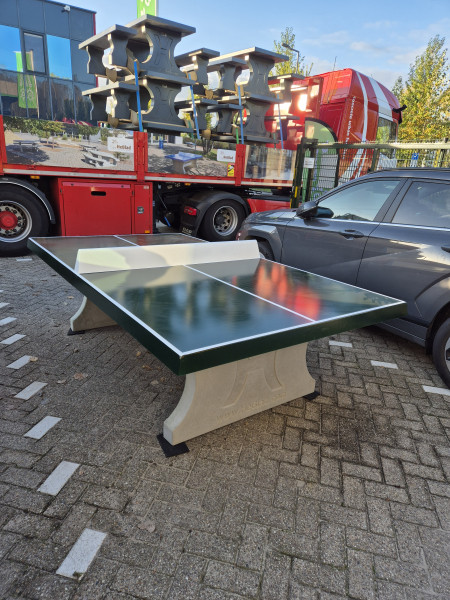 Donker Groen B.V. out  Rotterdam