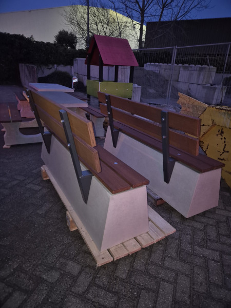 Gemeente Westland out  Monster