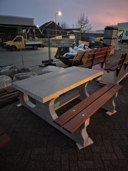 Gemeente Westland out  Monster