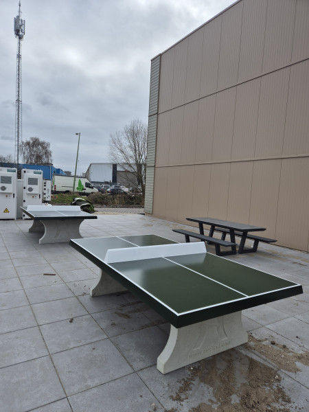 De Bruine Speeltoestellen out  Vlaardingen