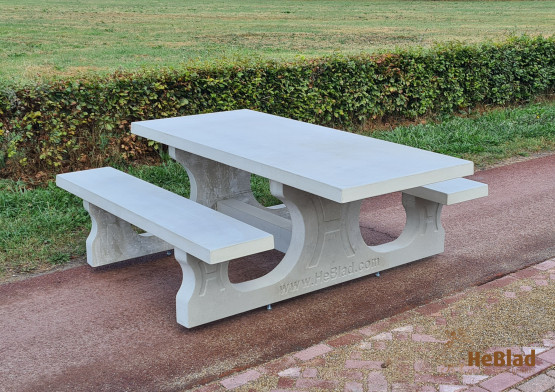 Picnic table Standard Natural Concrete Wheelchair accessible