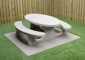 Picknicktische Standard aus Beton in ovaler Form