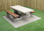 Picknickset DeLuxe rollstuhlgerecht aus Beton